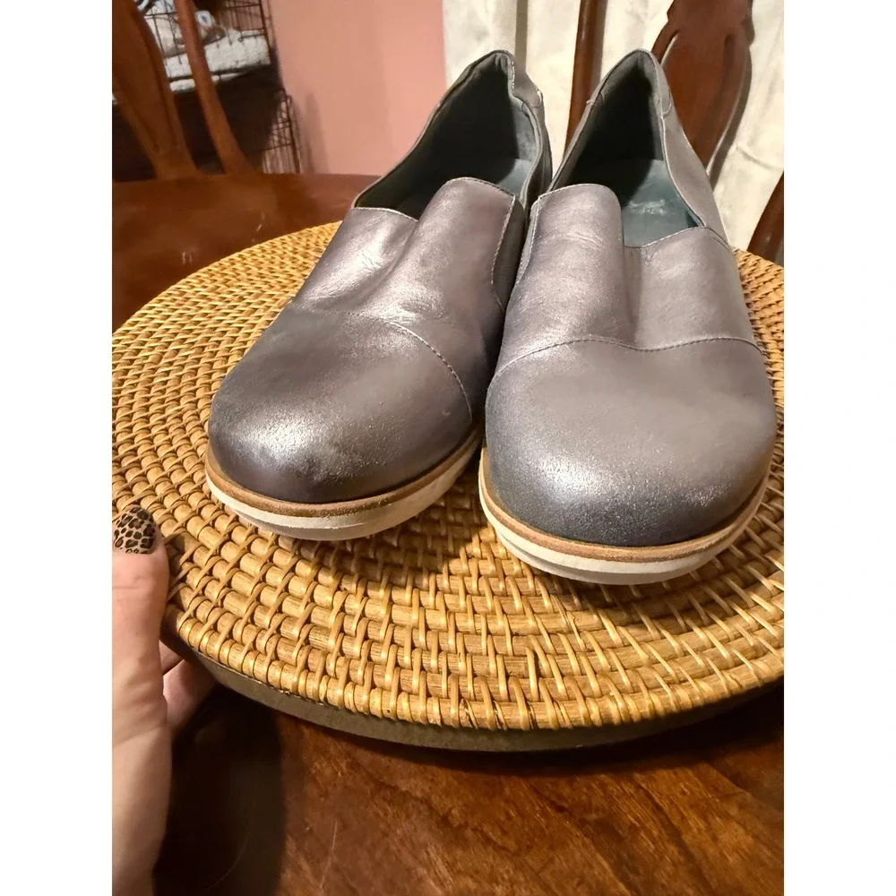 Dansko Fawna Metallic Pewter Leather Slip On Comfort Shoes Womens 41